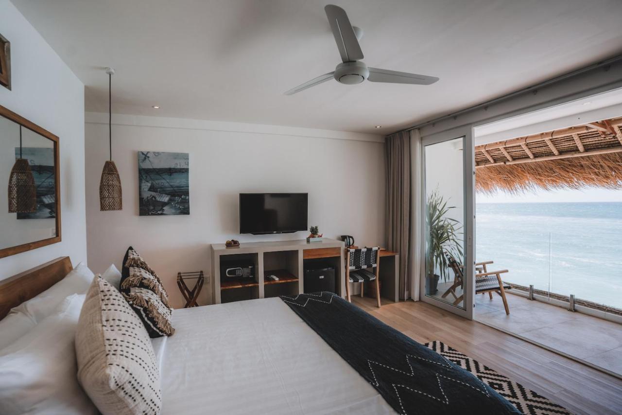 Legends Beachfront Resort Uluwatu Extérieur photo